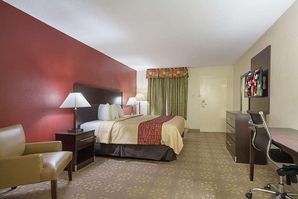 Red Roof Inn Plus+ Dallas - 애디슨 객실 사진