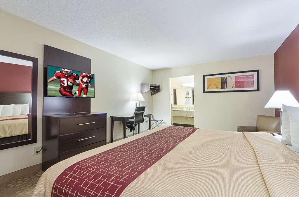 Red Roof Inn Plus+ Dallas - 애디슨 객실 사진