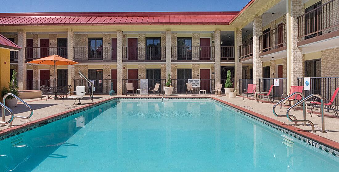 Red Roof Inn Plus+ Dallas - 애디슨 외부 사진
